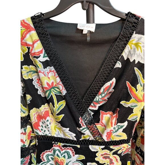 Entro Embroidered V Neck Long Sleeve Lace Trim  Floral Mini Dress Size S EUC - Picture 3 of 7